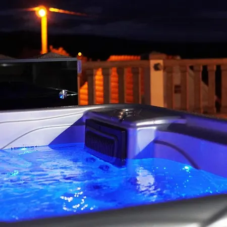 Villa Jokic With Jacuzzi & Seasonal Heated Pool *
