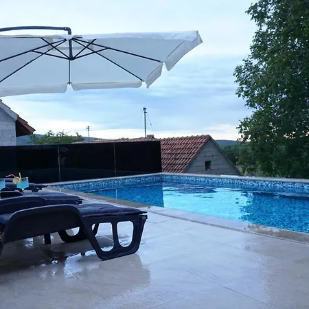 Villa Jokic With Jacuzzi & Seasonal Heated Pool Posusje