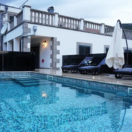 Villa Jokic With Jacuzzi & Seasonal Heated Pool