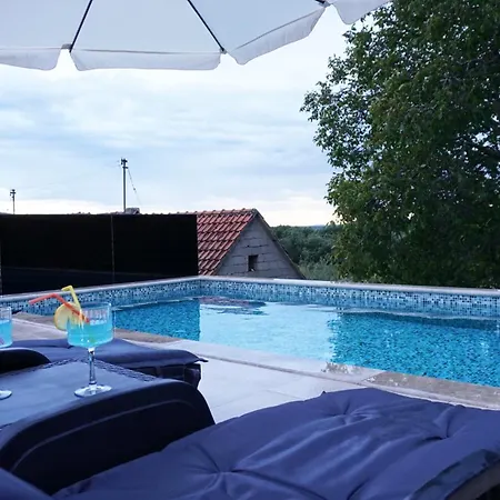 Jokic With Jacuzzi & Seasonal Heated Pool