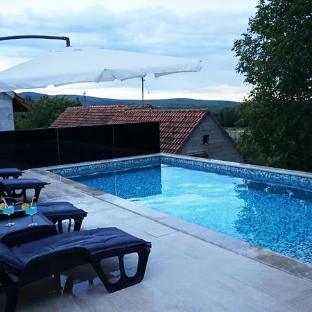 Jokic With Jacuzzi & Seasonal Heated Pool Posusje