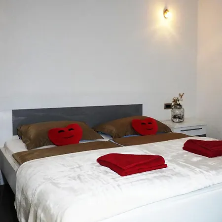 Jokic With Jacuzzi & Seasonal Heated Pool * Posusje