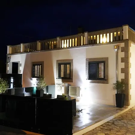 Jokic With Jacuzzi & Seasonal Heated Pool Villa *